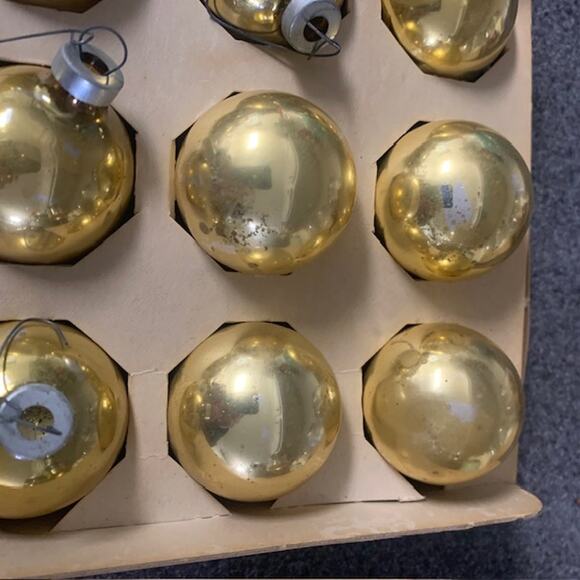 Vintage ESSEX FRANKE Glass Gold Ornaments | Set of 12 - Picture 4 of 6